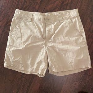 Khaki Columbia shorts